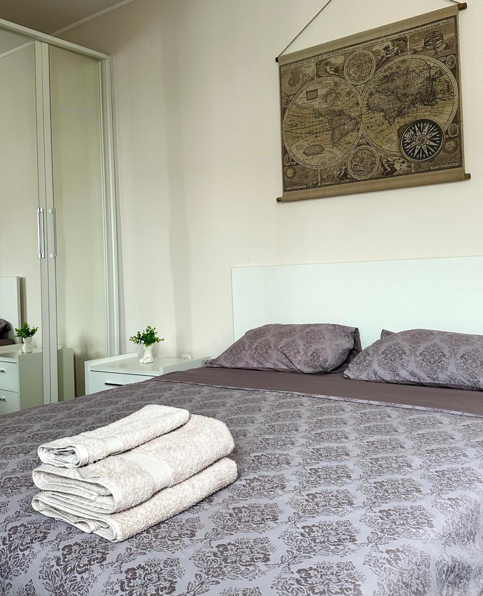 Moonlight Charming Shelter - 3Br 180º Balcony View Apartment Oradea Exterior photo